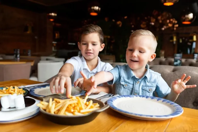 Cookout Kids Menu: Best Ideas for a Kid-Friendly BBQ