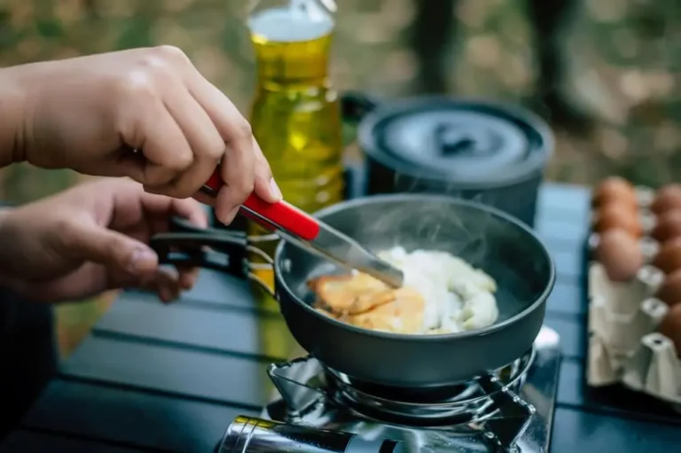 Easy Camping Meals: Delicious Recipes for Outdoor Adventures